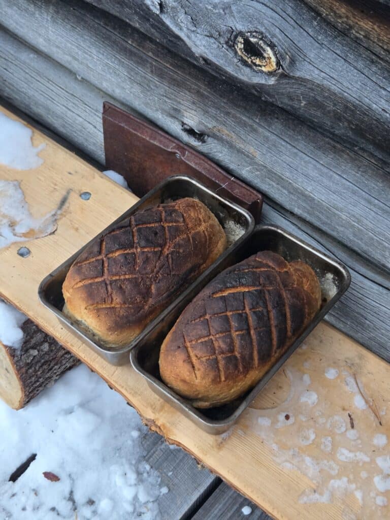 Frisches Brot aus der kleinen Lok
